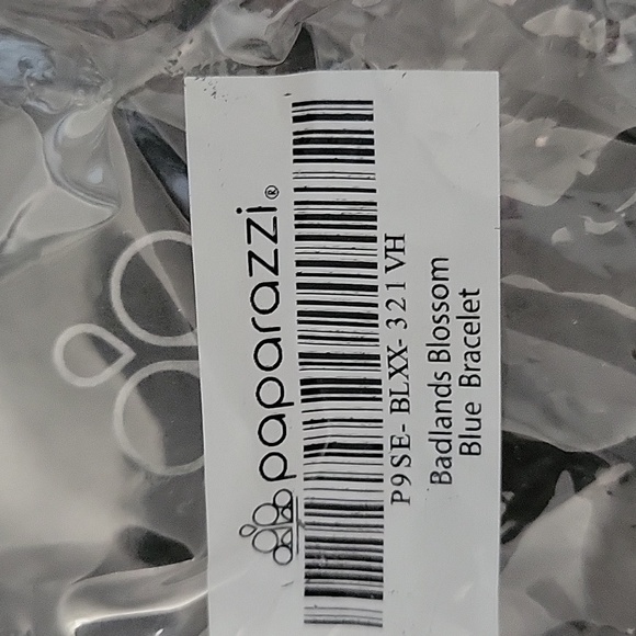 Paparazzi 7 pieces of jewelry bundle - Picture 3 of 10